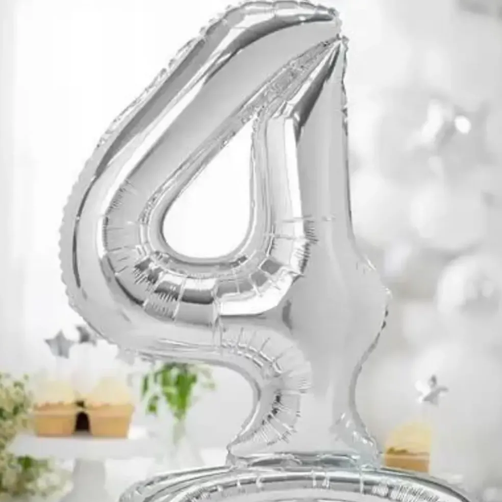 Ballon anniversaire chiffre 4 sur pieds Argent 70cm