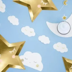 Guirlande en papier en forme de nuage