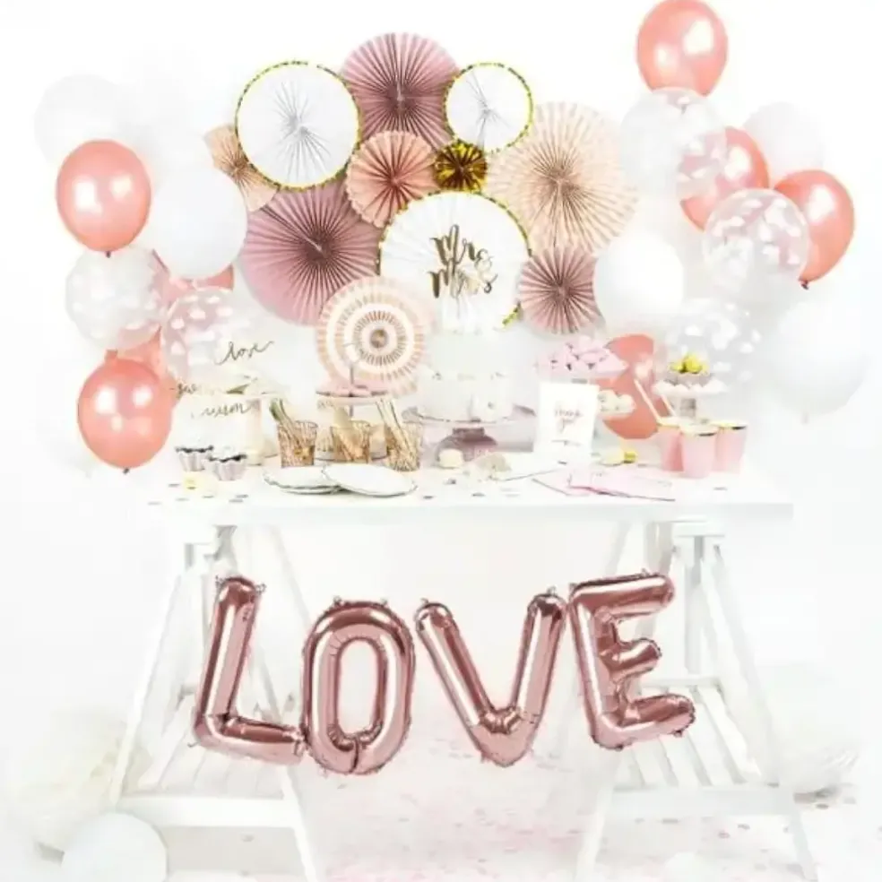 Rosaces décoratives roses claires (3 pièces)